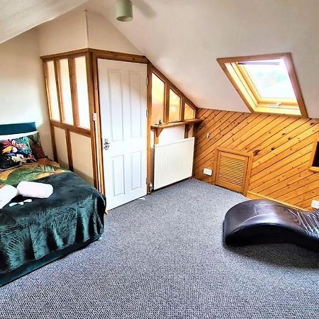 Lovely Spacious 5 Bedroom Home Near Chester City Centre Extérieur photo